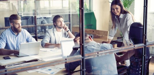 La tecnología como motor de transformación en los espacios laborales